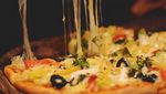 Pencinta Keju, Ini Pizza yang Berlumuran Keju Mulur Meleleh