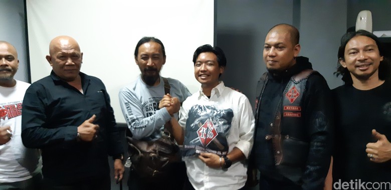 Insiden Pemoge Tinju Sopir Mobil di Bandung Berakhir Damai Insiden Pemoge Tinju Sopir Mobil di Bandung Berakhir Damai