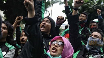 Tuntutan kedua mendesak aplikator menggunakan mekanisme tarif dasar berdasarkan rumus transportasi bukan supply demand algoritma.