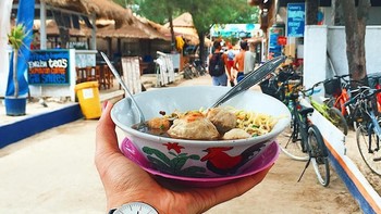 Bakso di pulai Gili Trawangan, NTB. Foto: instagram.com/girleatworld/