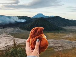 Instagramer Ini Punya Cara Keren Pamer Keliling Dunia