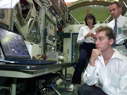 Mau ke Luar Angkasa, Personel NSYNC Ini Masih Kena PHP