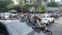 Dalam penerapannnya, polisi akan memblokir Surat Tanda Nomor Kendaraan (STNK) jika pelanggar tidak membayar e-tilang selama jangka waktu yang ditentukan, yaitu selama 14 hari atau dua minggu.
