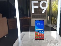 Melihat dari Dekat OPPO F9 Starry Purple, Si Ungu yang Cantik