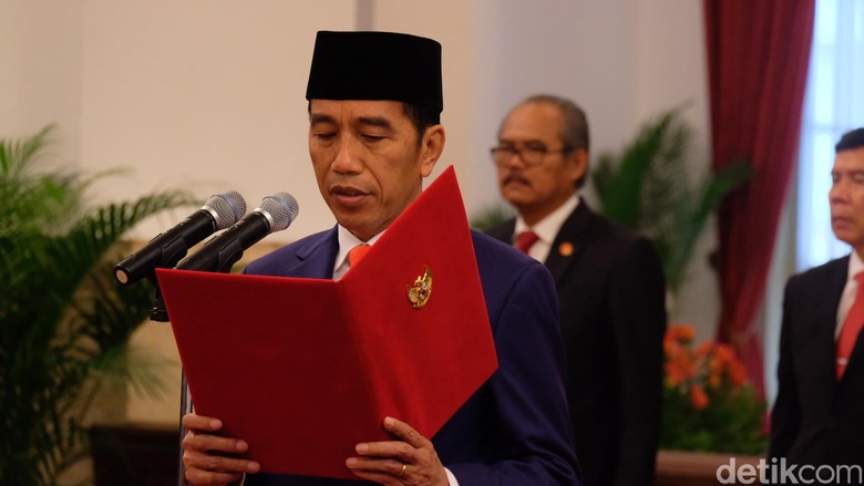 Jokowi: Selamat Anthony Ginting! Jokowi: Selamat Anthony Ginting!