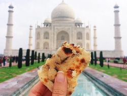 Instagramer Ini Punya Cara Keren Pamer Keliling Dunia