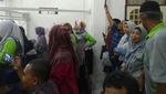 Foto: Bos Abu Tours di Kursi Pesakitan dan Luapan Emosi Jemaah