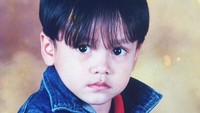 Belum lama ini Jefri mengunggah foto masa kecilnya. Dok. Instagram/jefrinichol