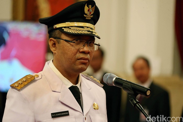 Presiden Joko Widodo melantik Gubernur NTB Zulkieflimansyah dan Wakil Gubernur NTB Sitti Rohmi Djalilah di Istana Negara, Jakarta. Zulkieflimansyah menggantikan TGB.