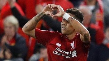 10. Kemampuan Roberto Firmino (Liverpool) saat ini adalah 172 dan potensial bertambah tiga angka lagi. Ia di antaranya menonjol dalam hal team work, work rate, dan technique yang kesemuanya dapat nilai 18. (Foto: Phil Noble/Reuters)