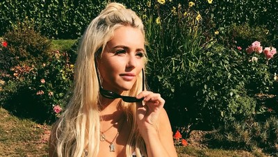 Potret Model Seksi yang Digoda Bintang Manchester United Fellaini