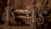 Traveler penggila cokelat boleh banget nginep di sini. Tapi hotelnya jangan dicemilin sampai habis ya! (Booking.com)