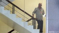 Selain memeriksa Mekeng, penyidik KPK juga menjadwalkan pemeriksaan untuk dua orang saksi lainnya. Keduanya yakni Tahta Maharaya selaku staf khusus DPR dan Herwin Tanuwidjaja selaku pihak swasta.