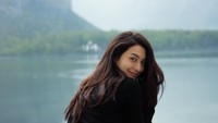 Dari Praha, Mew lanjut ke Hallstatt di Austria. (mewnittha/Instagram)