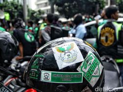 Ratusan Driver Ojek Online Geruduk Kantor Grab