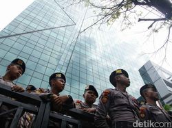 Ratusan Driver Ojek Online Geruduk Kantor Grab