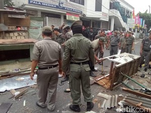 Pasar Depok Jaya Semrawut, Satpol PP Tertibkan 56 PKL