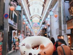 Instagramer Ini Punya Cara Keren Pamer Keliling Dunia