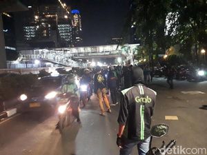 Ojol Geruduk Kantor Grab, Driver Bawa Penumpang Disoraki