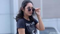 Baru beberapa bulan ini Dinda menjalin hubungan dengan pria tersebut. (Pool/Noel/detikFoto)