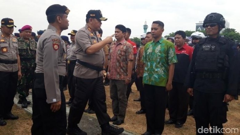 Polda Jatim Terjunkan 40 Ribu Lebih Personel Amankan Pemilu 2019 Polda Jatim Terjunkan 40 Ribu Lebih Personel Amankan Pemilu 2019