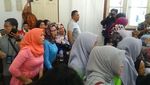 Foto: Bos Abu Tours di Kursi Pesakitan dan Luapan Emosi Jemaah