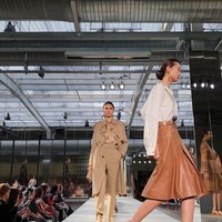 Kendall baru-baru ini menuai kontroversi atas ucapannya di LOVE Magazine. Setelah hasil wawancara itu dipublikasikan, Kendall membuat banyak model tersinggung. Sejak awal aku sangat selektif tentang show yang akan aku lakukan. Aku tak bisa jadi bagian dari para gadis yang bisa melakukan 30 show satu musim atau apapun yang mereka lakukan, katanya kepada majalah mode itu. Foto: Dok. Instagram 