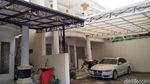 Penampakan Rumah Roro dan Perhiasan Koleksinya Sebelum Kemalingan
