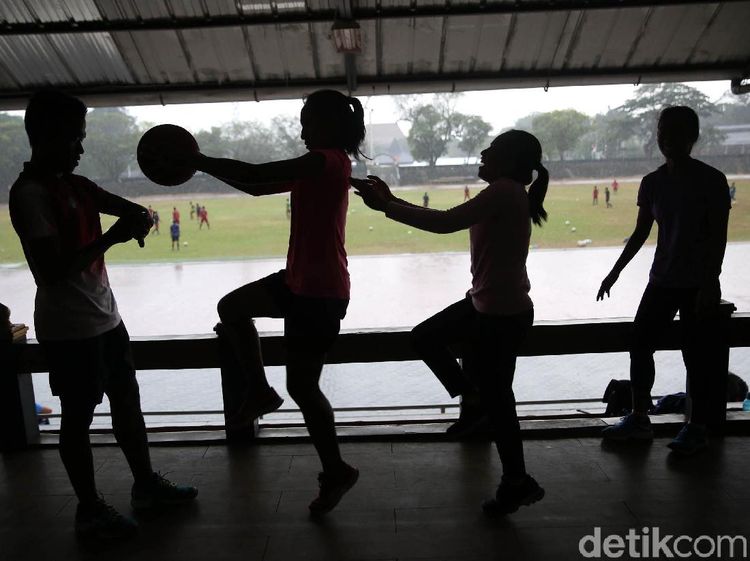 Meski Hujan, Atlet Atletik Asian Para Games Tetap Semangat Berlatih