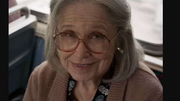 Di Balik Adegan Captain Marvel Meninju Seorang Nenek di Trailer