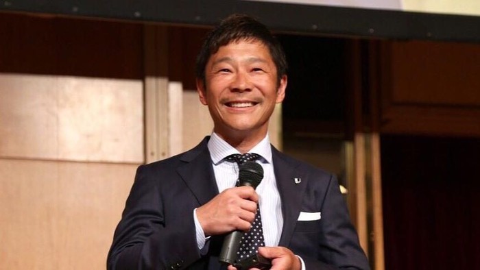 Yusaku Maezawa, miliarder Jepang sekaligus turis pertama SpaceX untuk pergi ke Bulan yang menjadi pemilik tweet dengan retweet terbanyak. Foto: Instagram/@yusaku2020 Yusaku Maezawa, miliarder Jepang sekaligus turis pertama SpaceX untuk pergi ke Bulan yang menjadi pemilik tweet dengan retweet terbanyak. Foto: Instagram/@yusaku2020
