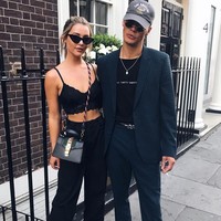 Tina sebenarnya pernah mengunggah kebersamaannya dengan sang kekasih di Instagram. Namun tampaknya Fellaini tidak memerhatikan bahwa Tina sudah tidak single sehingga terkirimlah dua pesan teks itu. Foto: Instagram/@tinastinnes