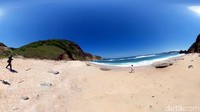 Potret panorama Pantai Bila Sayak. Dibutuhkan waktu tempuh 20 menit mengendarai mobil atau sepeda motor dari Bandara Internasional Lombok. (Harianto/detikTravel)