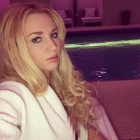 Model 30 tahun itu mengaku ia dan suaminya akan dibunuh oleh kaki tangan presiden Rusia Vladimir Putin. Putin ingin aku mati, begiu ungkapnya.  Foto: Instagram