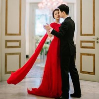 Salah satu yang membuat Silvia Siantar juga menjadi perbincangan adalah pernikahan indahnya dengan Adiguna Prakoso. Silvia dua kali menggelar acara pernikahan yaitu di Surabaya dan Jepang. Foto: Instagram @ silviasiantar