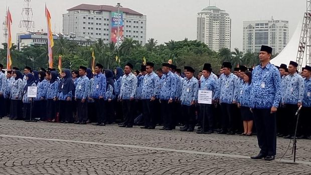 Anies berpesan agar para PNS meneladani perjuangan warga Indonesia di masa perjuangan dahulu.