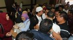 Tangis Keluarga Saat Bupati HST Nonaktif Dihukum 6 Tahun Penjara