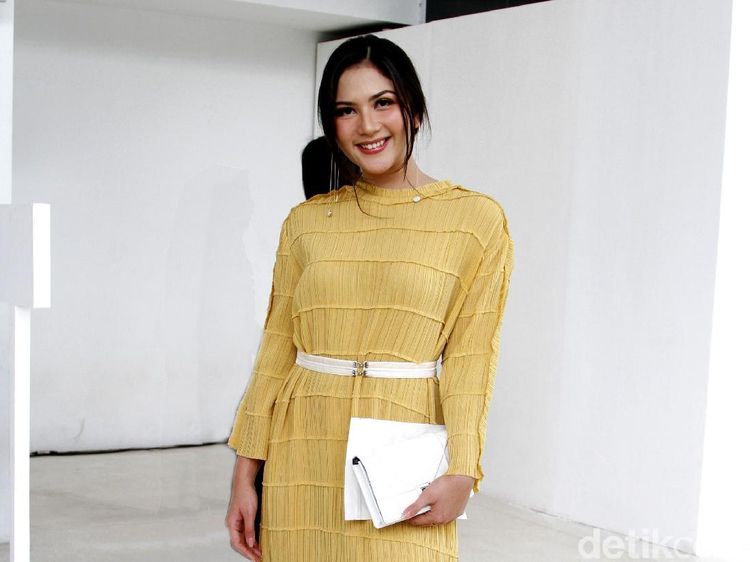 Jessica Mila Putus, Cassandra Lee Makin Mesra dengan Randy Martin