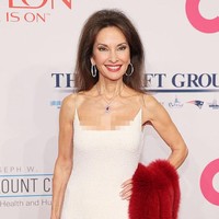 Untuk memelihara kecantikan kulit, bintang All My Children ini mengaku tidak pernah lewat membersihkan wajah dari makeup sebelum tidur. Menurutnya, itu kunci utama dalam perawatan kulit. Foto: Getty Images