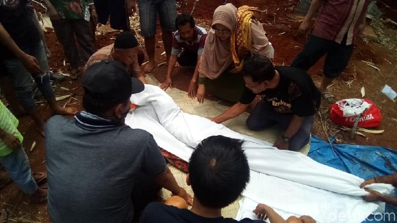 Sudah 231 Makam Dipindah di TPU Grogol Depok demi Proyek Tol Desari Sudah 231 Makam Dipindah di TPU Grogol Depok demi Proyek Tol Desari