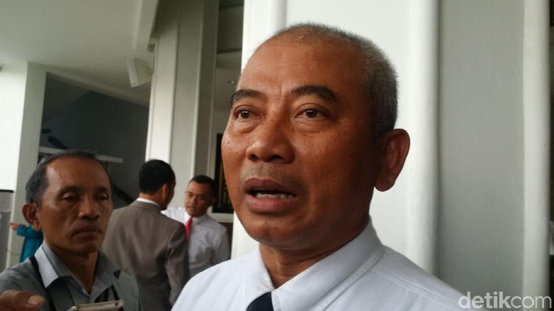Walkot Bekasi Sebut di Era Anies Komunikasi Seolah 7 Lapis Langit Walkot Bekasi Sebut di Era Anies Komunikasi Seolah 7 Lapis Langit
