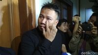 Gugat Cerai Angel Lelga, Vicky Menangis Tersedu di PA Jaksel