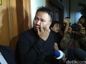 Netizen Ungkap Kejanggalan dalam Penggerebekan Vicky Prasetyo