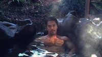 Saat ke Jepang, Chuando juga menyambangi Hakone yang terkenal dengan pemandian air panasnya (chuando_chuandoandfre/Instagram)  