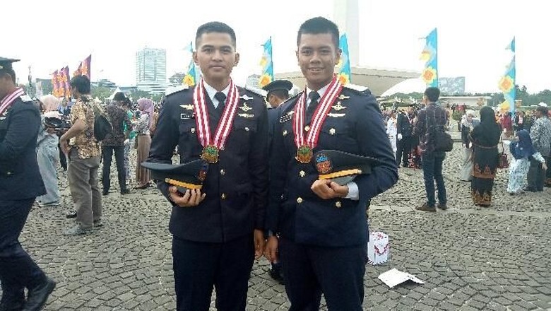 35 Taruna Sekolah Penerbang di Banyuwangi Resmi Jadi Pilot 35 Taruna Sekolah Penerbang di Banyuwangi Resmi Jadi Pilot