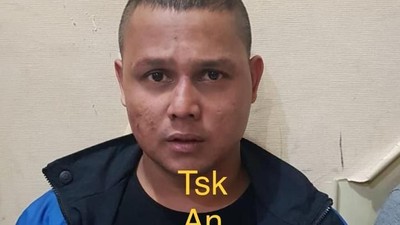 Dede Idol Bersama Barang Bukti Pencurian