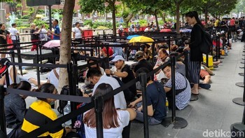 Seperti biasa, jangan terlalu berharap iPhone dijual di Indonesia dalam waktu dekat. Namun berkaca pada iPhone X, kala itu iPhone X diperkenalkan September 2018 berbarengan dengan iPhone 8 dan iPhone 8 Plus. Nah ponsel itu sudah resmi dijual oleh Erajaya pada tanggal 22 Desember atau berselang sekitar 3 bulan. Jadi kita tunggu saja. (Foto: detikINET/Adi Fida Rahman)