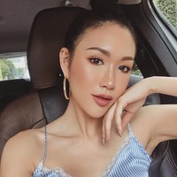 Wanita 25 tahun itu tak begitu saja menikmati kekayaan orangtuanya. Ploypayap kini juga memiliki bisnis sendiri.  Foto: Instagram