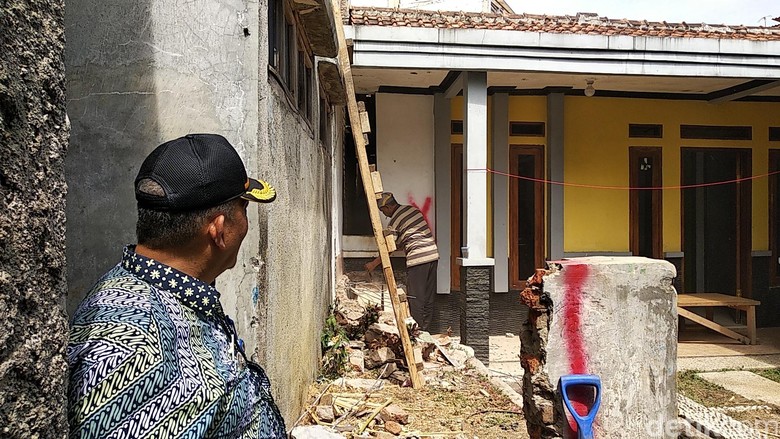 Before-After Akses Rumah Pak Eko Before-After Akses Rumah Pak Eko