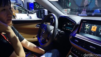 Alibaba punya AliOS, software untuk mobil pintar sehingga bisa diperintah dengan suara. (Foto: detikINET/Rachmatunnisa)